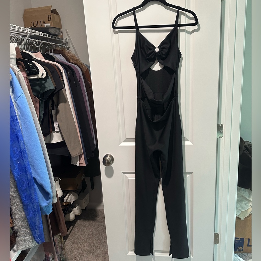 Alo Airlift A-List Onesie - Picture 2 of 7